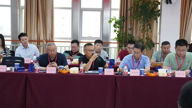 江苏省饲料工业协会到访吉隆达集团参观交流